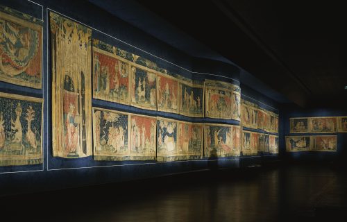 Château d'Angers, Centre des monuments nationaux, photographie de la galerie de l'Apocalypse.