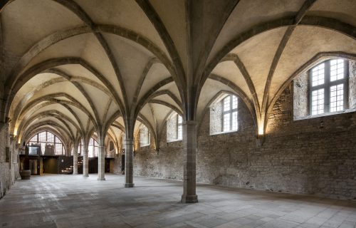 Abbaye de Cluny, Centre des monuments nationaux. Photographie du cellier, voûté d'ogives.