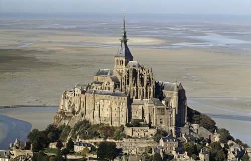 Abbaye du Mont-Saint-Michel, Centre des monuments nationaux, photographie en vue aérienne de l'Abbaye.