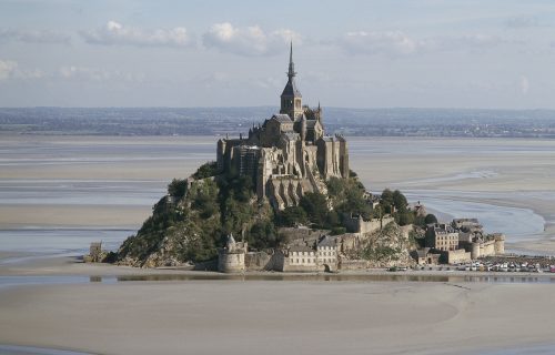 Abbaye du Mont-Saint-Michel, Centre des monuments nationaux, photographie en vue aérienne depuis le Sud-Ouest