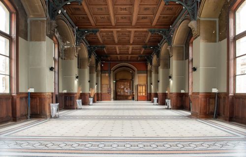 Musée des Arts et Métiers, Conservatoire National des Arts et Métiers, photographie de l'entrée Saint Martin.