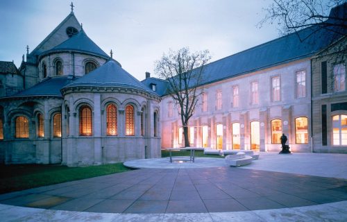 Conservatoire National des Arts et Métiers, musée des Arts et Métiers, photographie du parvis du musée.