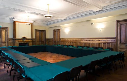 Conservatoire National des Arts et Métiers, musée des Arts et Métiers, photographie de la salle des conseils René-Mayer.